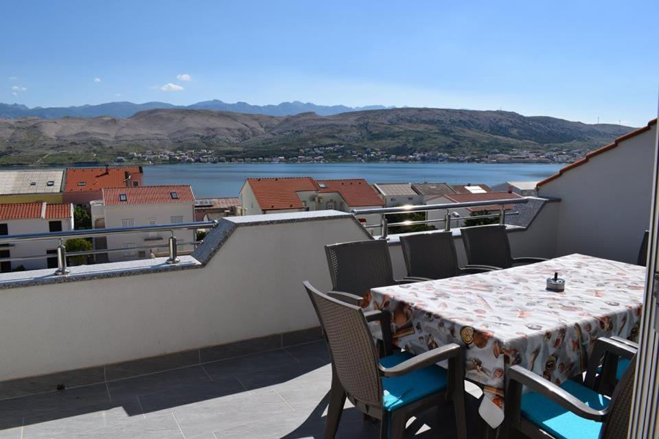Apartmani Celjak Pag Town Bagian luar foto