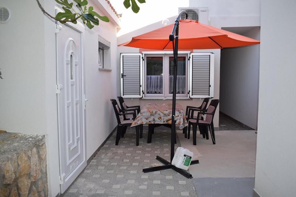 Apartmani Celjak Pag Town Bagian luar foto